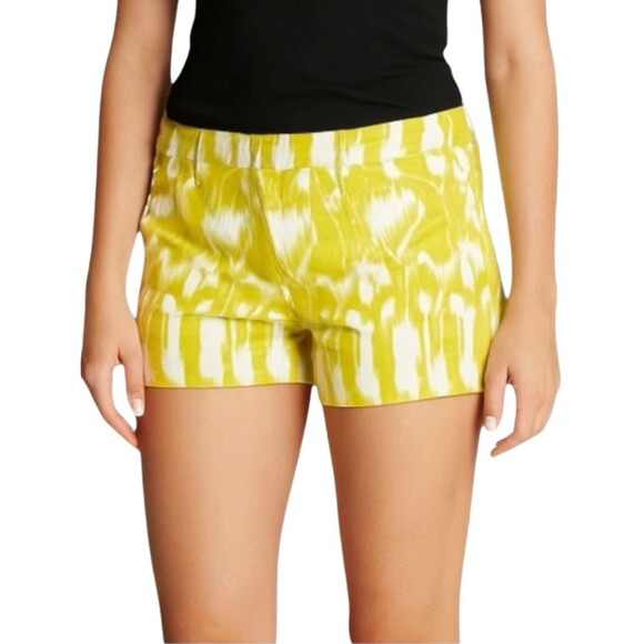Trina Turk Pants - Trina Turk Resort Shorts Yellow White Ikat Abstract Size 4 Coastal Resort